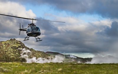 Let helikoptérou nad Islandem