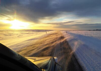 řízení na silnici na Islandu